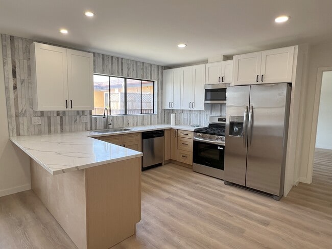 3867 Huron Ave, Unit 4