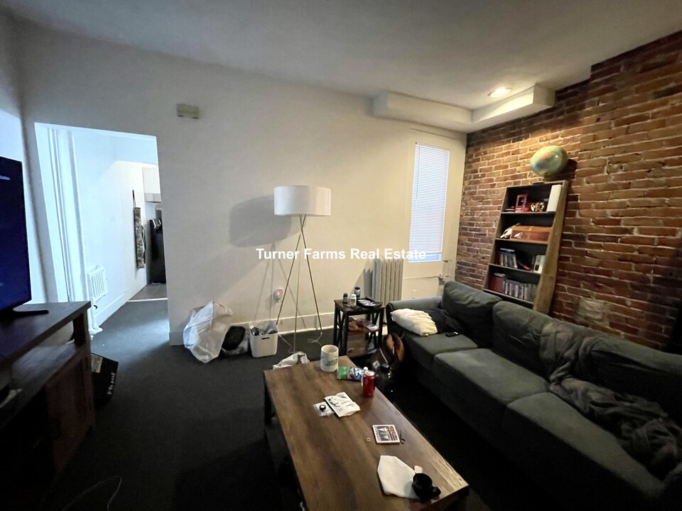 218 Hemenway St, Unit 1 in Boston, MA - Building Photo