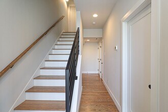 2027 Isom St in Charlotte, NC - Building Photo - Building Photo