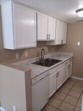 648 Bataan Dr SW in Albuquerque, NM - Building Photo - Building Photo