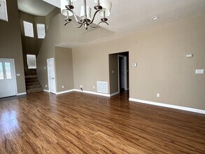 20832 Village Pkwy in California City, CA - Foto de edificio - Building Photo