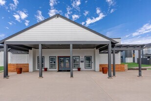 Casa Hills at Wolf Creek in Dallas, TX - Building Photo