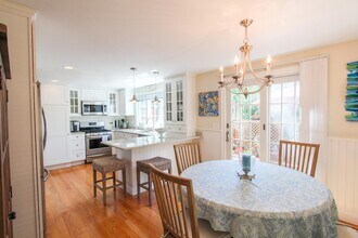 13 South St in Barnstable, MA - Building Photo - Building Photo
