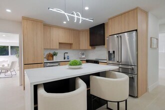 4330 NE 13th Ave in Oakland Park, FL - Building Photo - Building Photo