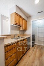 8117 Tremaine Ct in Charlotte, NC - Foto de edificio - Building Photo