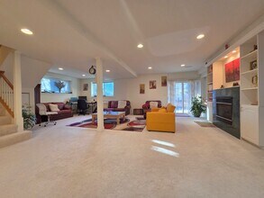 1025 Rosewood Dr in Carpentersville, IL - Building Photo - Building Photo