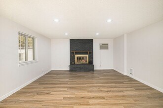 9881 N Pecos St in Thornton, CO - Building Photo - Building Photo