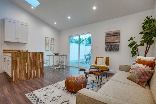 5135 N Eagle Rock Blvd in Los Angeles, CA - Building Photo - Building Photo