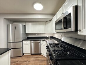 5748 N Winthrop Ave in Chicago, IL - Building Photo - Building Photo