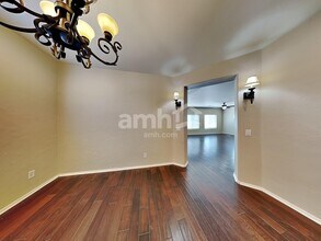 2422 W Hunter Ct in Phoenix, AZ - Building Photo - Building Photo