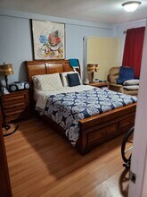 2214 W Touhy Ave-Unit -A in Chicago, IL - Building Photo - Building Photo