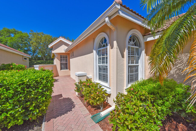property at 650 SW Treasure Cove