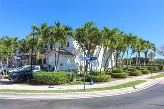 10868 NW 84th St in Doral, FL - Building Photo - Building Photo