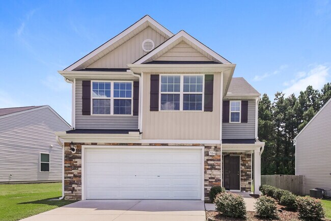 704 Crackling Ct in Zebulon, NC - Building Photo - Building Photo