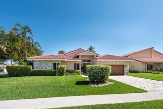 9441 NW 10th St in Plantation, FL - Building Photo - Building Photo