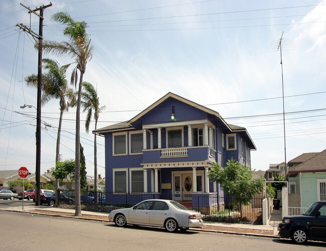 Estancia Del Rey in San Diego, CA - Building Photo - Building Photo