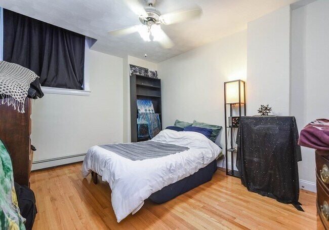 11 Regent Cir, Unit 5 in Brookline, MA - Building Photo - Building Photo