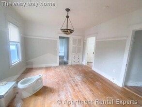 2 Drummond Pl in Cambridge, MA - Building Photo - Building Photo