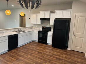 1170 Rockwell Dr in Conway, AR - Building Photo - Building Photo