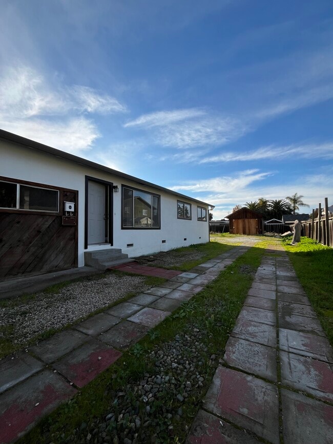 750 Powell St in Hollister, CA - Building Photo - Building Photo