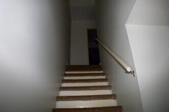 2420 Deerwood Dr in Fort Wayne, IN - Building Photo - Building Photo