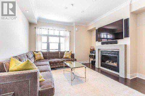 8303 Kipling Ave in Vaughan, ON - Building Photo