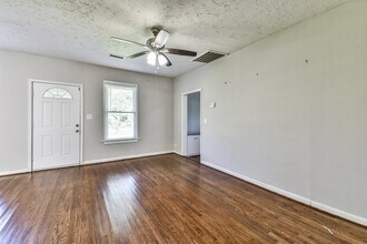 6657 Stearns St in Houston, TX - Building Photo - Building Photo