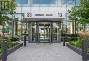 10 Honeycrisp Cres in Vaughan, ON - Building Photo