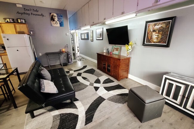 318 107th St SW, Unit c