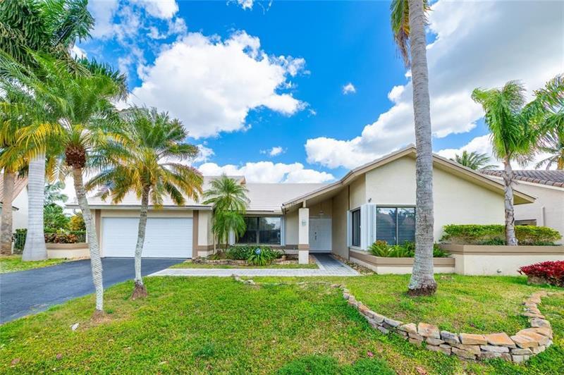 1260 NW 101st Ave in Plantation, FL - Building Photo