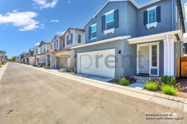 435 N Geyserville Wy in Mountain House, CA - Building Photo - Building Photo