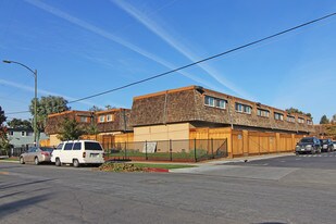 Capitol Townehouses in San Jose, CA - Building Photo
