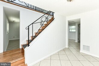 821 Ninovan Rd SE in Vienna, VA - Building Photo - Building Photo
