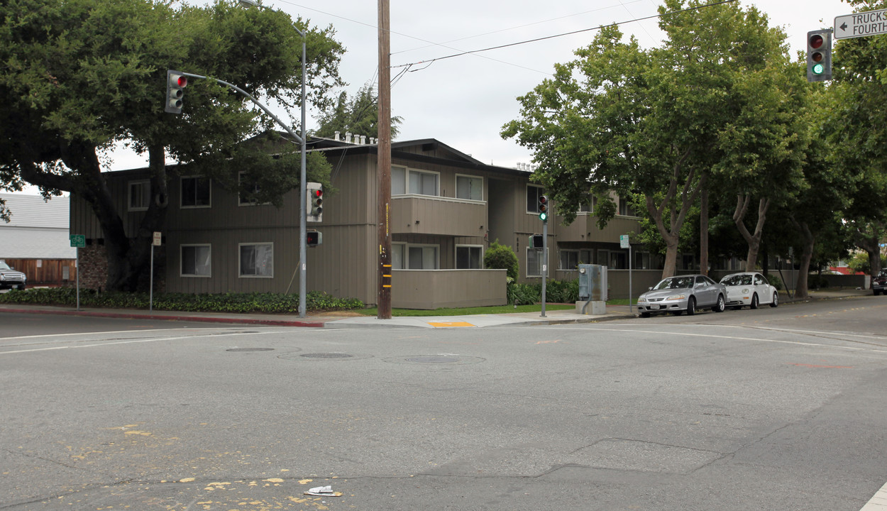 603 E 5th Ave in San Mateo, CA - Building Photo