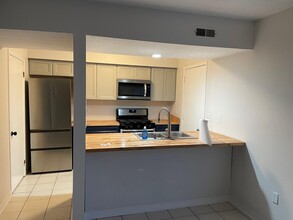 283 Cross Country Dr S in Westerville, OH - Building Photo - Building Photo