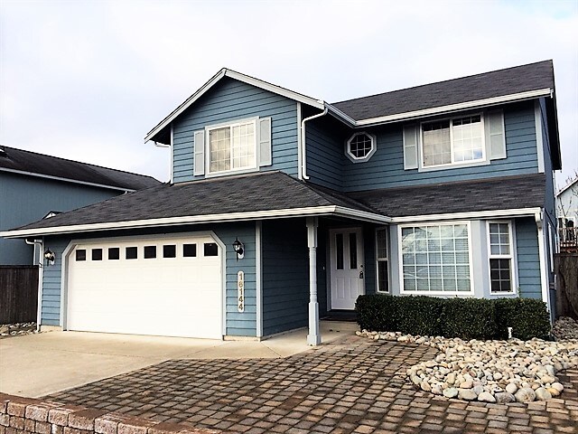 16144 Prairie Creek Loop SE in Yelm, WA - Building Photo