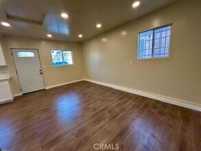 1052 W 109th Pl in Los Angeles, CA - Building Photo - Building Photo
