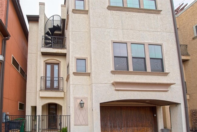 property at 1141 W 23rd St