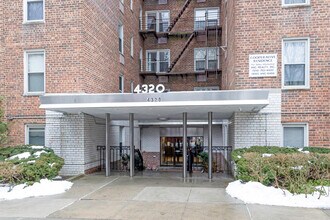 4320 Van Cortlandt in Bronx, NY - Building Photo - Building Photo