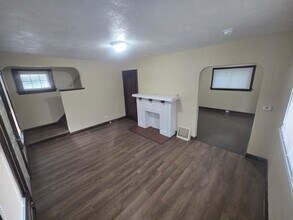 2010 Brussels St in Toledo, OH - Building Photo - Building Photo