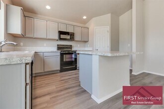 727 N Ash Pine Way in Meridian, ID - Building Photo - Building Photo