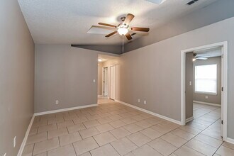 9956 Somerset Grove Ln in Jacksonville, FL - Building Photo - Building Photo