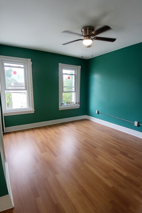 881 N 46th St in Philadelphia, PA - Building Photo