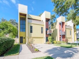 213 S Moody Ave in Tampa, FL - Building Photo