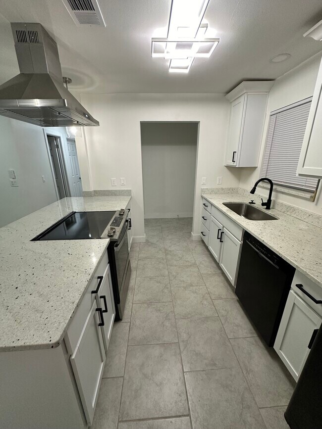 329 E Evergreen Ave in Longwood, FL - Building Photo - Building Photo