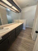 254 Driftwood Ave in Los Banos, CA - Building Photo - Building Photo