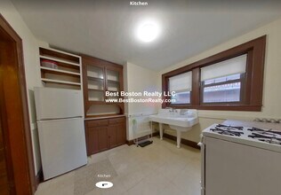 22 W Wyoming Ave in Melrose, MA - Building Photo - Building Photo