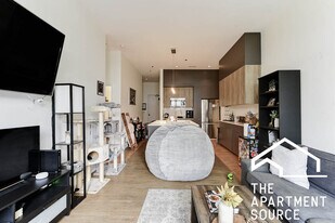 3462 N Lincoln Ave, Unit 202 in Chicago, IL - Building Photo