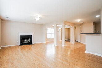 820 Willow Bay Dr in Fuquay Varina, NC - Building Photo - Building Photo