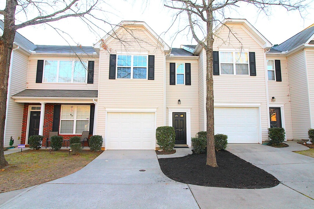 7763 Abigail Glen Dr in Charlotte, NC - Building Photo